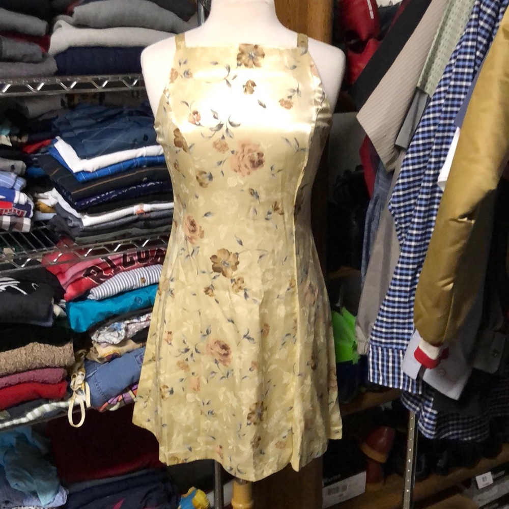 Vintage Breakin’ Loose Halter Floral Dress 💐